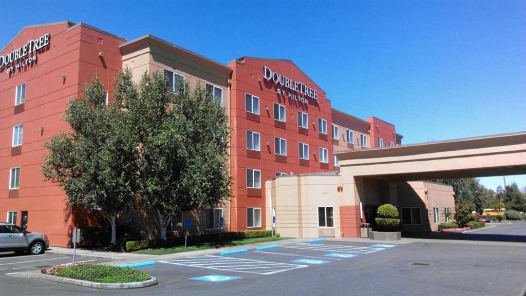 Hotel Doubletree By Hilton North Salem Exterior foto